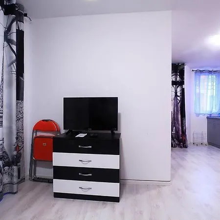 Modern Delux In Flowers&pool Private Complex Apartment *