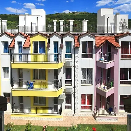 Apartment Modern Delux In Flowers&pool Private Complex Balchik